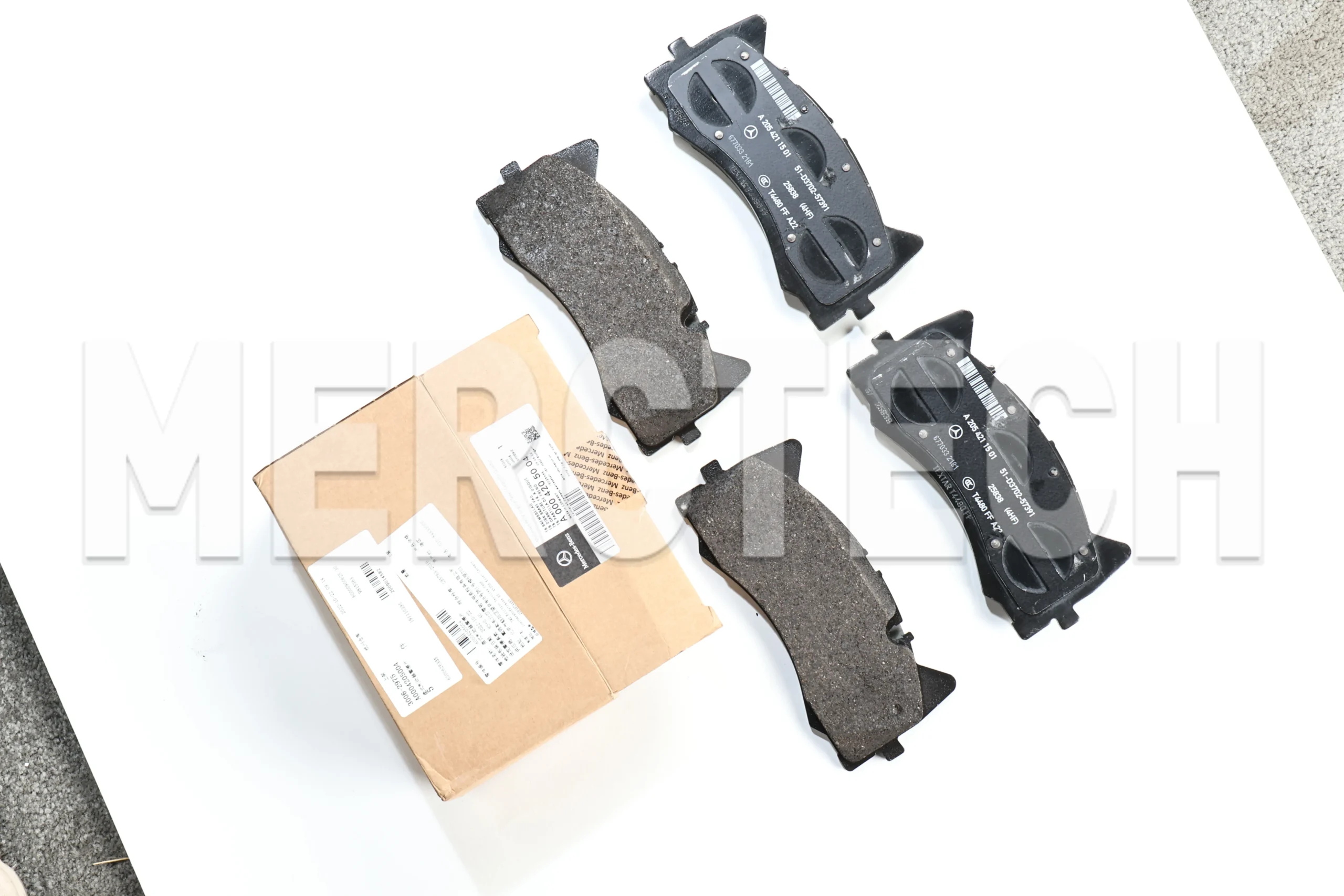 brake pads front wheel, suitable for 2015 2021 model amg gt (c190) (c205), original new a004205004